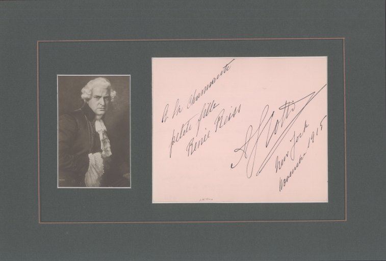 Scotti, Antonio - Ensemble with Signature and Photograph as Scarpia