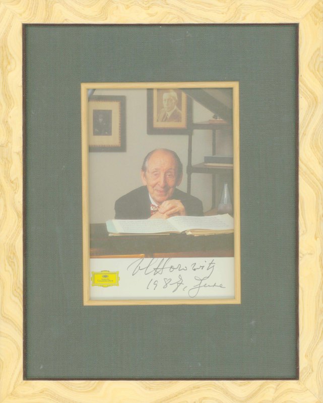 Horowitz, Vladimir - Photograph Signed - (6899)