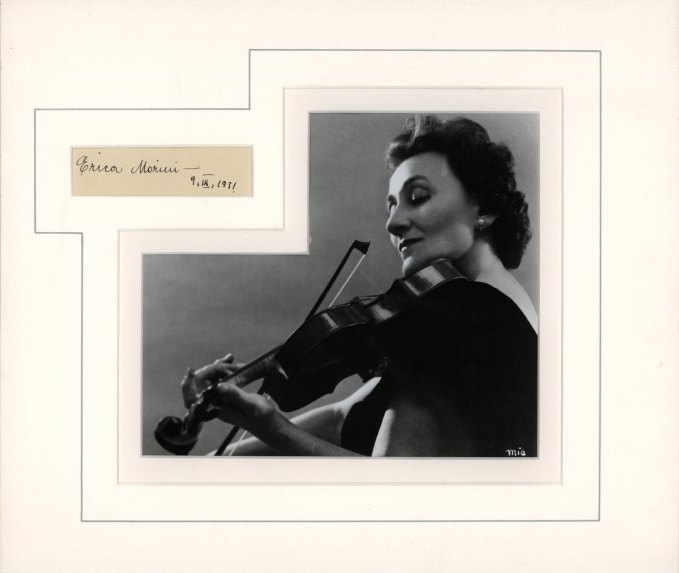 Morini, Erica - Ensemble With Signature And Photograph - (3394)