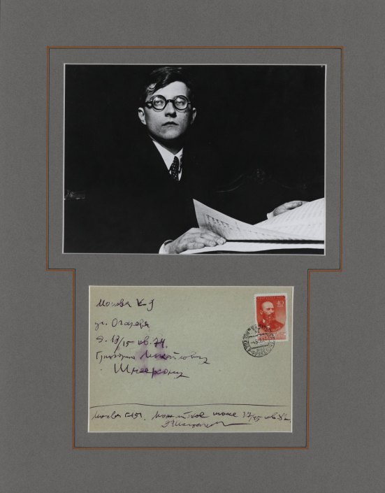 Shostakovich, Dmitri - Matted Ensemble With Envelope And Photograph. - (784)