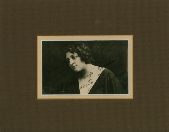 Muzio, Claudia - Photograph Signed