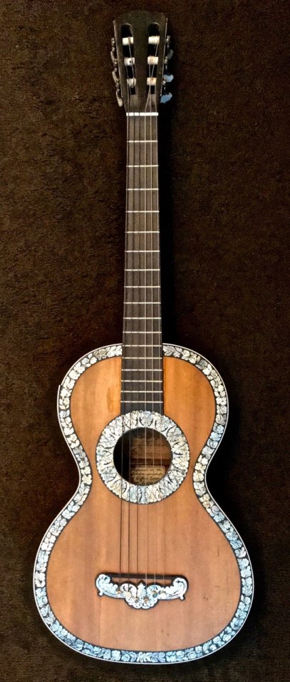 GUITAR  - 19TH-CENTURY FRENCH - Gérard, Joseph