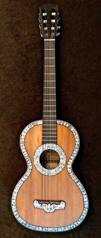 GUITAR  - 19TH-CENTURY FRENCH - Gérard, Joseph