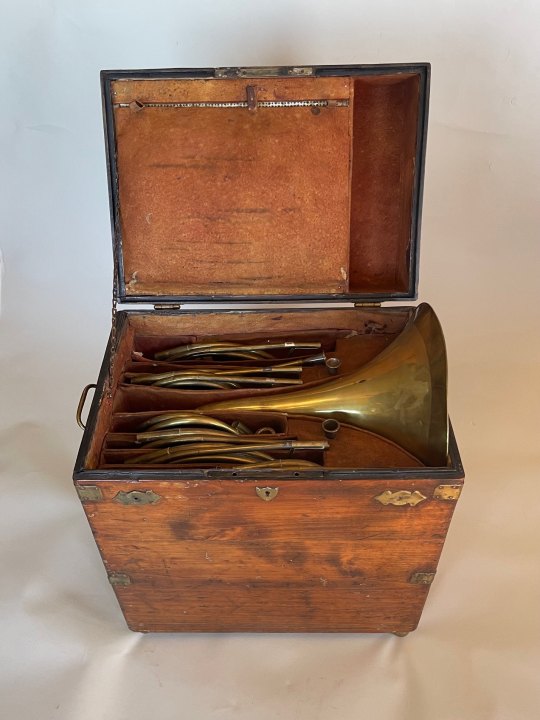 HORN - COURTOIS AINÉ NATURAL HORN WITH CROOKS IN CASE