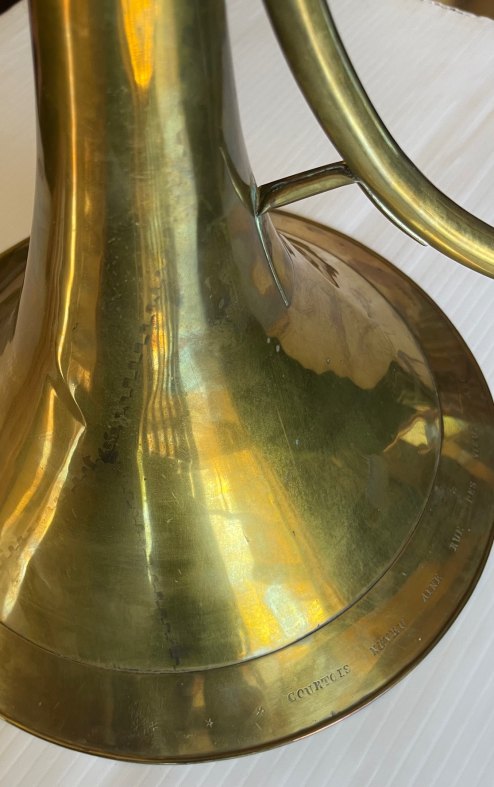 HORN - COURTOIS AINÉ NATURAL HORN WITH CROOKS IN CASE