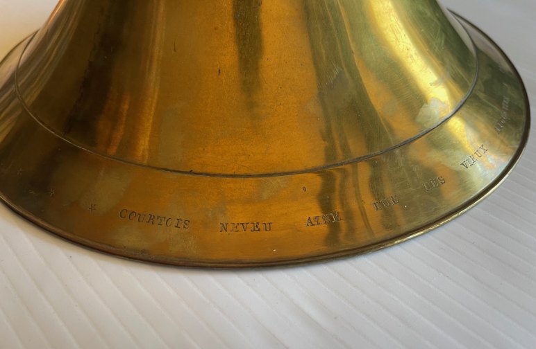 HORN - COURTOIS AINÉ NATURAL HORN WITH CROOKS IN CASE