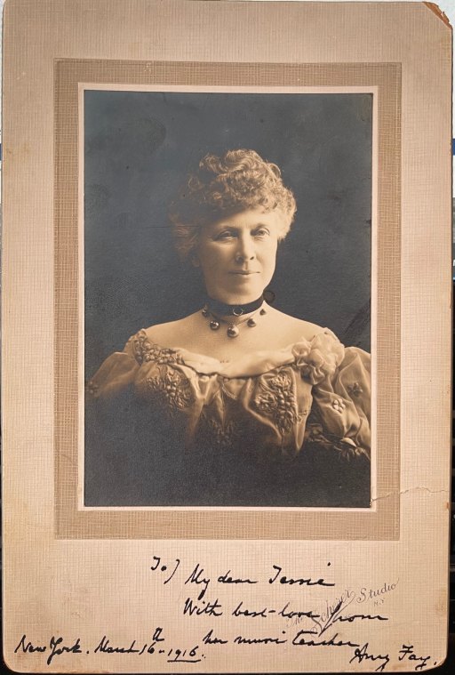 Fay, Amy - Photograph Signed