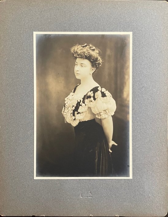 Lhevinne, Rosina - Photograph.