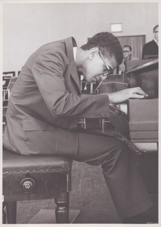 Watts, André - Photograph at Piano.