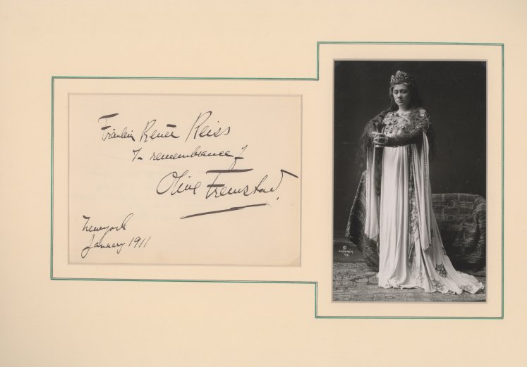 Fremstad, Olive - ensemble with signature & photo as isolde